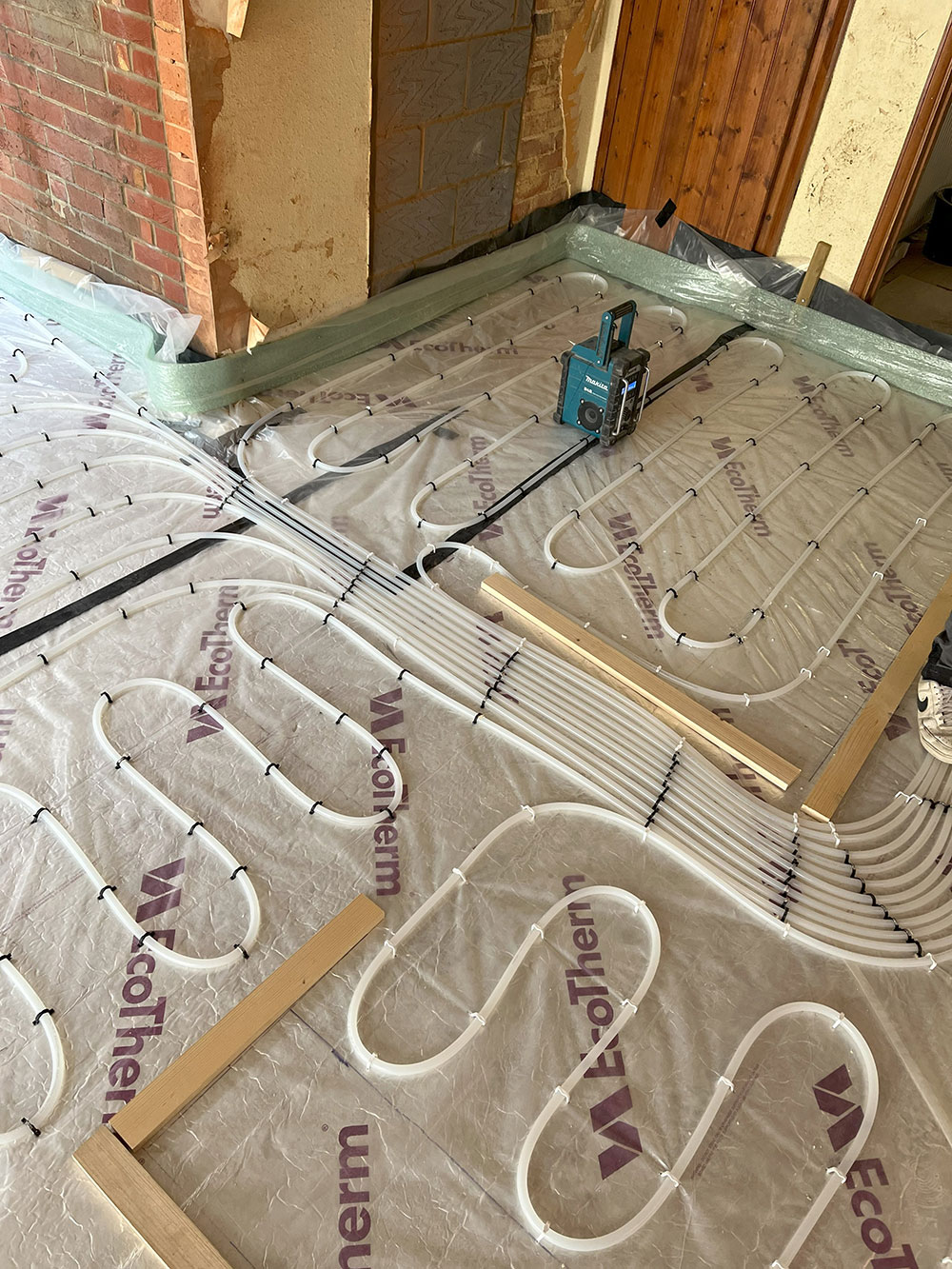 Underfloor heating installation