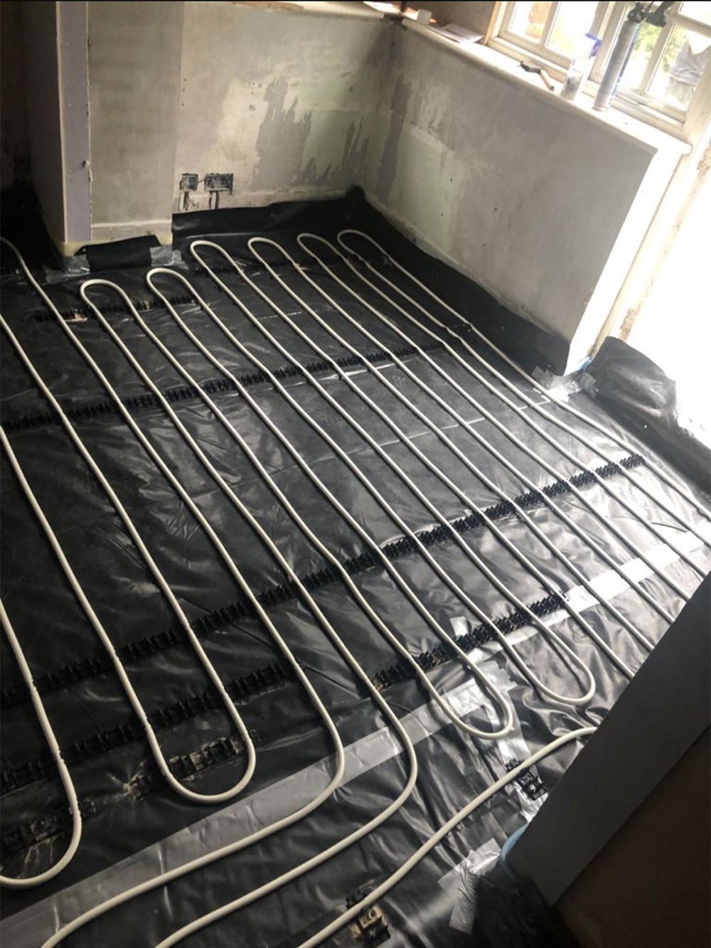 Underfloor heating installation