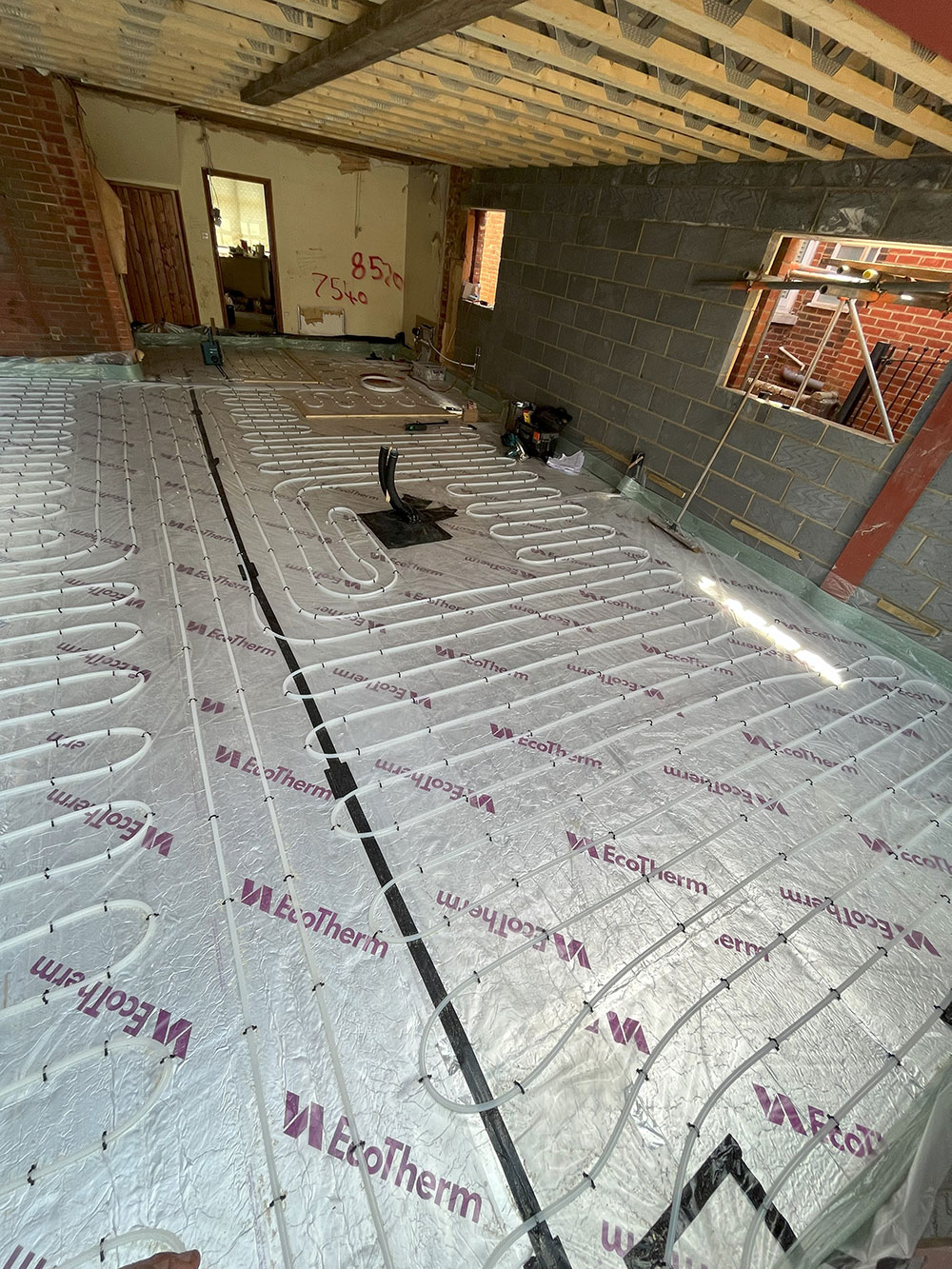 Underfloor heating installation